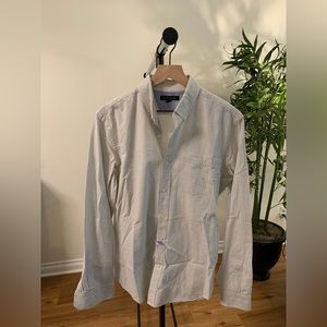 Banana republic men’s gray and white seersucker button down shirt medium